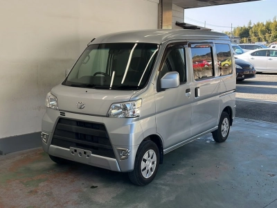 TOYOTA PIXIS VAN