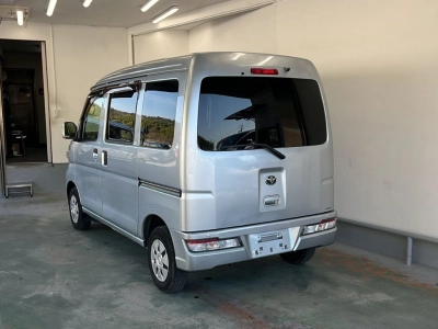 TOYOTA PIXIS VAN