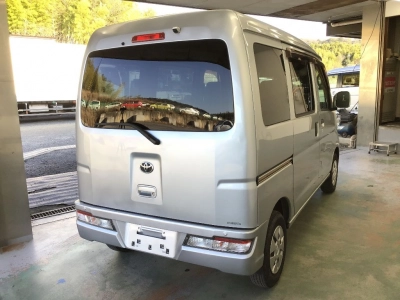 TOYOTA PIXIS VAN