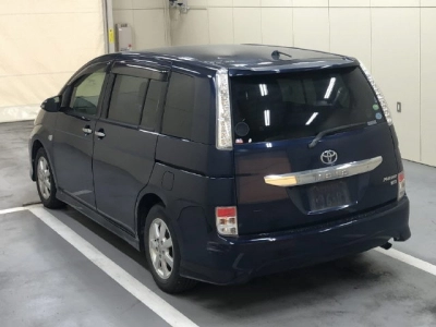 TOYOTA ISIS