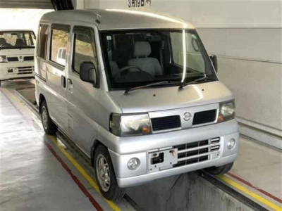 NISSAN CLIPPER VAN