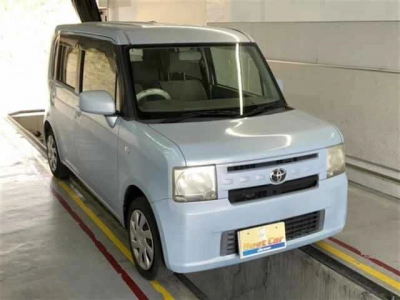 TOYOTA PIXIS SPACE