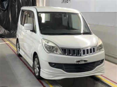 MITSUBISHI DELICA MINI