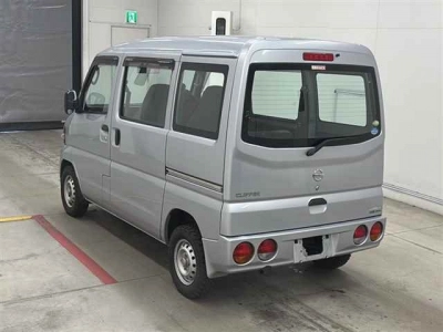 NISSAN CLIPPER VAN