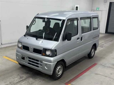 NISSAN CLIPPER VAN