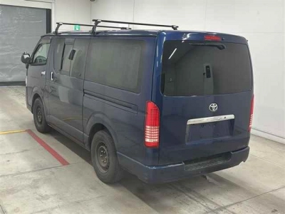 TOYOTA REGIUS VAN