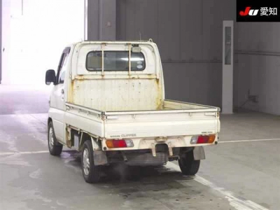 NISSAN CLIPPER TRUCK
