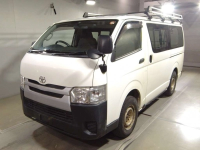 TOYOTA REGIUS VAN