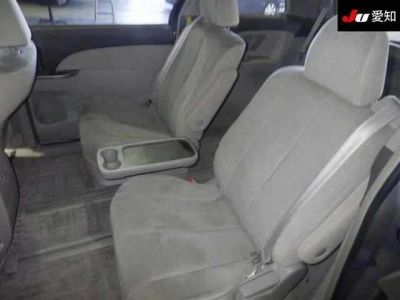 TOYOTA ESTIMA HYBRID