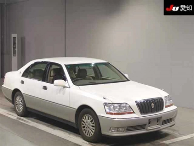 TOYOTA CROWN MAJESTA