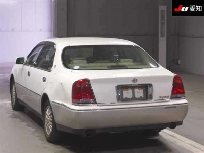TOYOTA CROWN MAJESTA