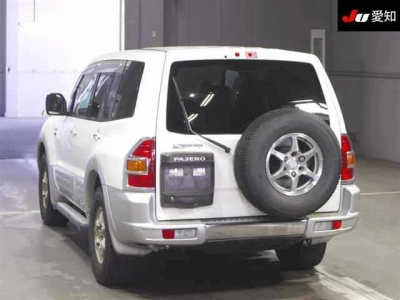 MITSUBISHI PAJERO