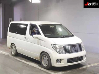 NISSAN ELGRAND