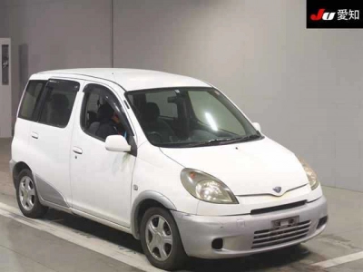 TOYOTA FUN CARGO
