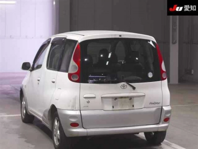 TOYOTA FUN CARGO