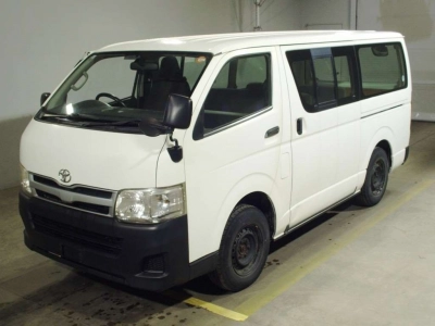 TOYOTA REGIUS VAN