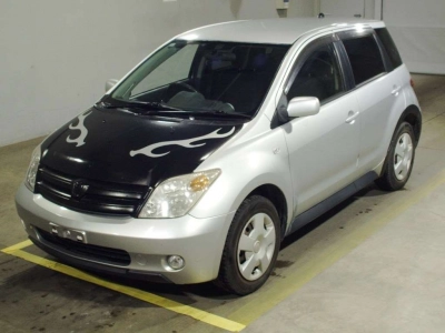 TOYOTA IST