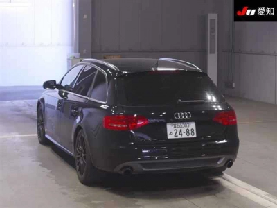 AUDI A4 AVANTE
