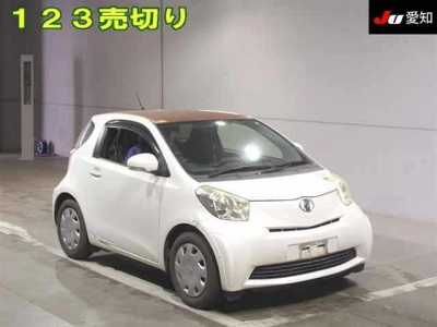 TOYOTA IQ