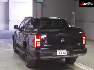 MITSUBISHI TRITON