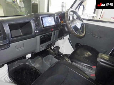 MITSUBISHI MINICAB TRUCK
