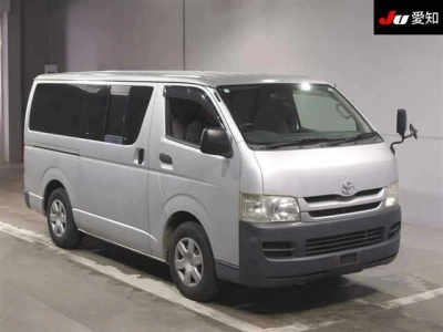 TOYOTA REGIUS VAN