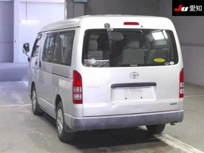 TOYOTA HIACE WAGON