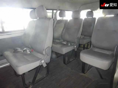 TOYOTA HIACE WAGON