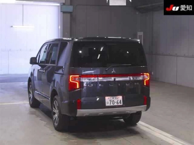 MITSUBISHI DELICA D:5