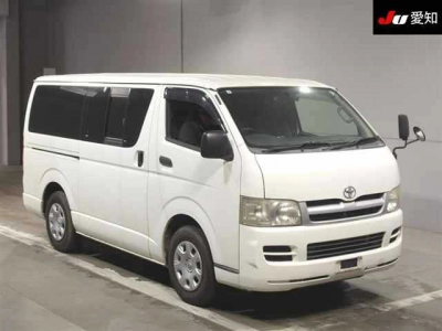 TOYOTA REGIUS VAN