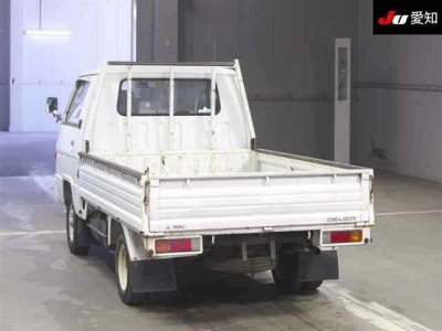 MITSUBISHI DELICA TRUCK