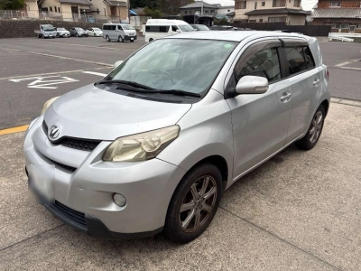 TOYOTA IST