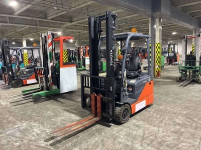 TOYOTA  FORKLIFT 
