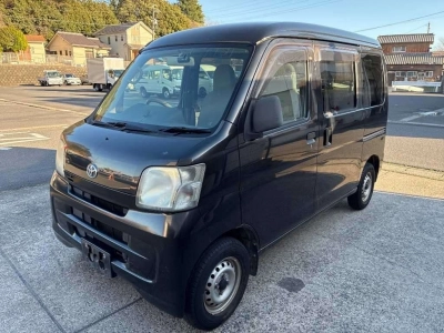 TOYOTA PIXIS VAN