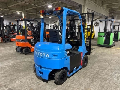 TOYOTA  FORKLIFT 
