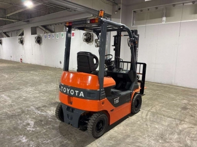 TOYOTA  FORKLIFT 