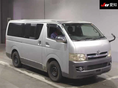 TOYOTA REGIUS VAN