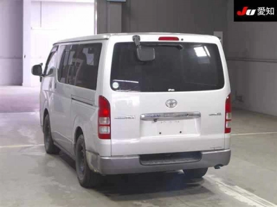 TOYOTA REGIUS VAN