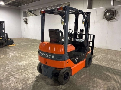 TOYOTA  FORKLIFT 