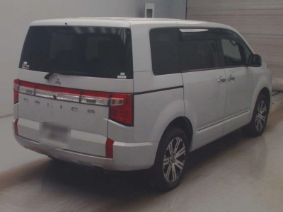 MITSUBISHI DELICA D:5