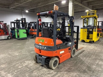 TOYOTA  FORKLIFT 