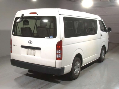 TOYOTA HIACE WAGON