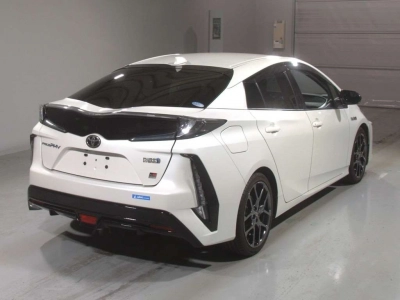 TOYOTA PRIUS PHV