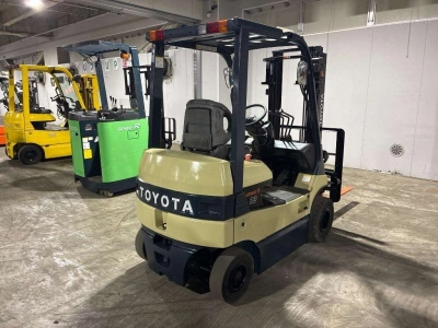 TOYOTA  FORKLIFT 