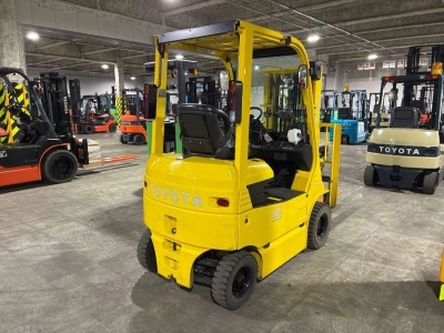 TOYOTA  FORKLIFT 