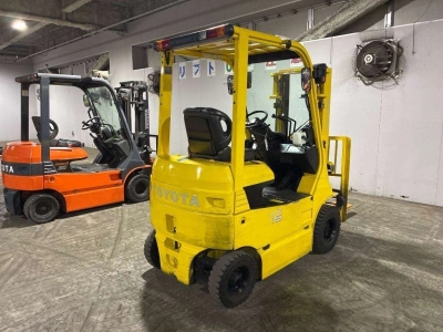 TOYOTA  FORKLIFT 