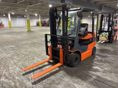 TOYOTA  FORKLIFT 