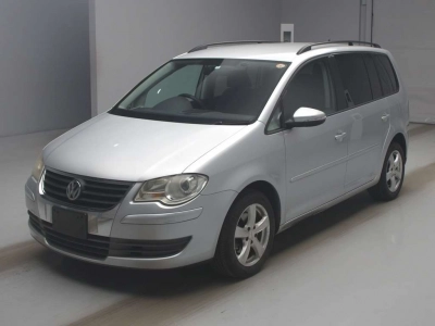VOLKSWAGEN GOLF TOURAN