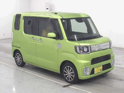 DAIHATSU WAKE
