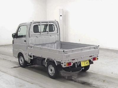 NISSAN CLIPPER TRUCK